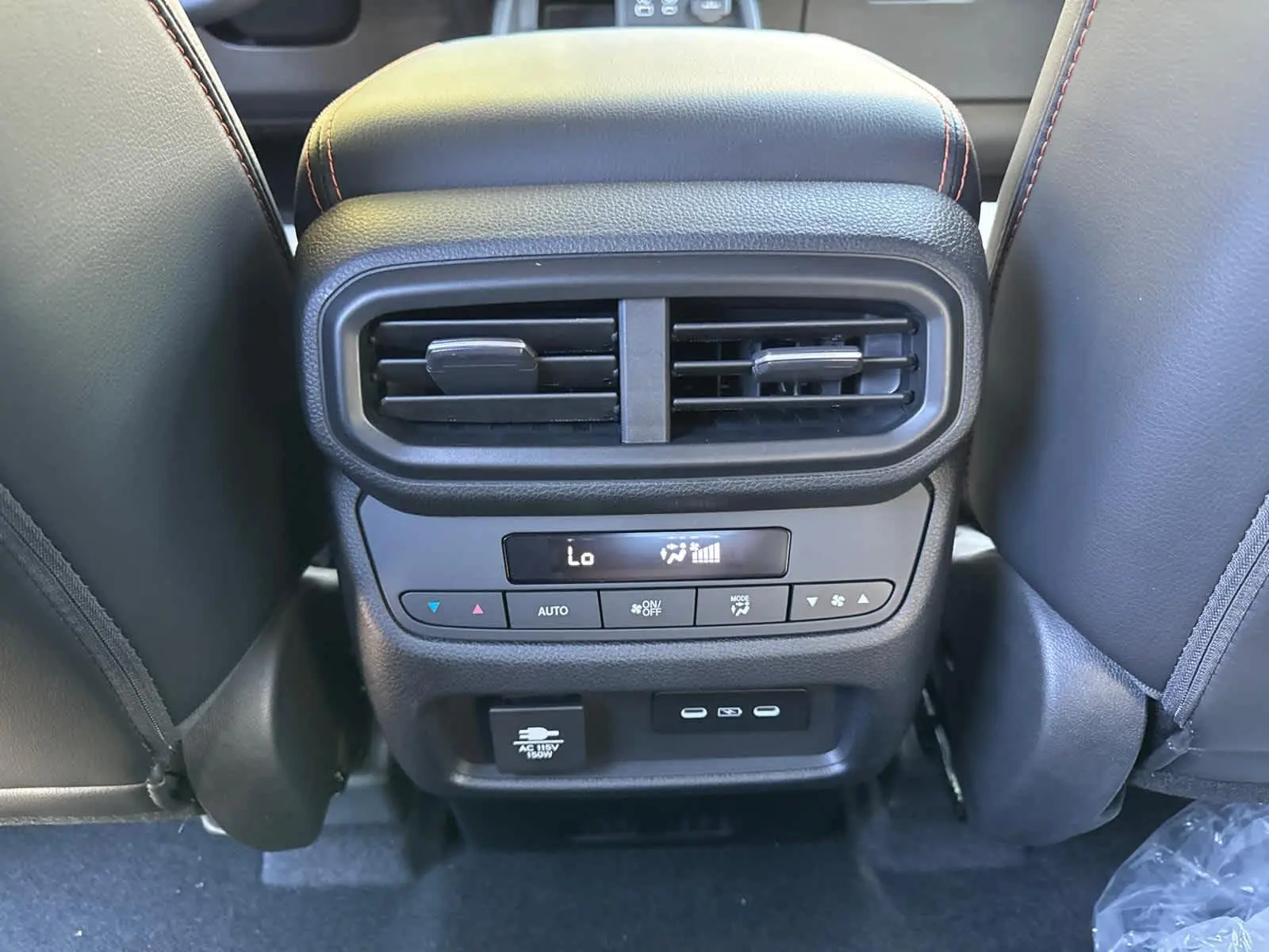 2025 Honda Pilot TrailSport photo 33