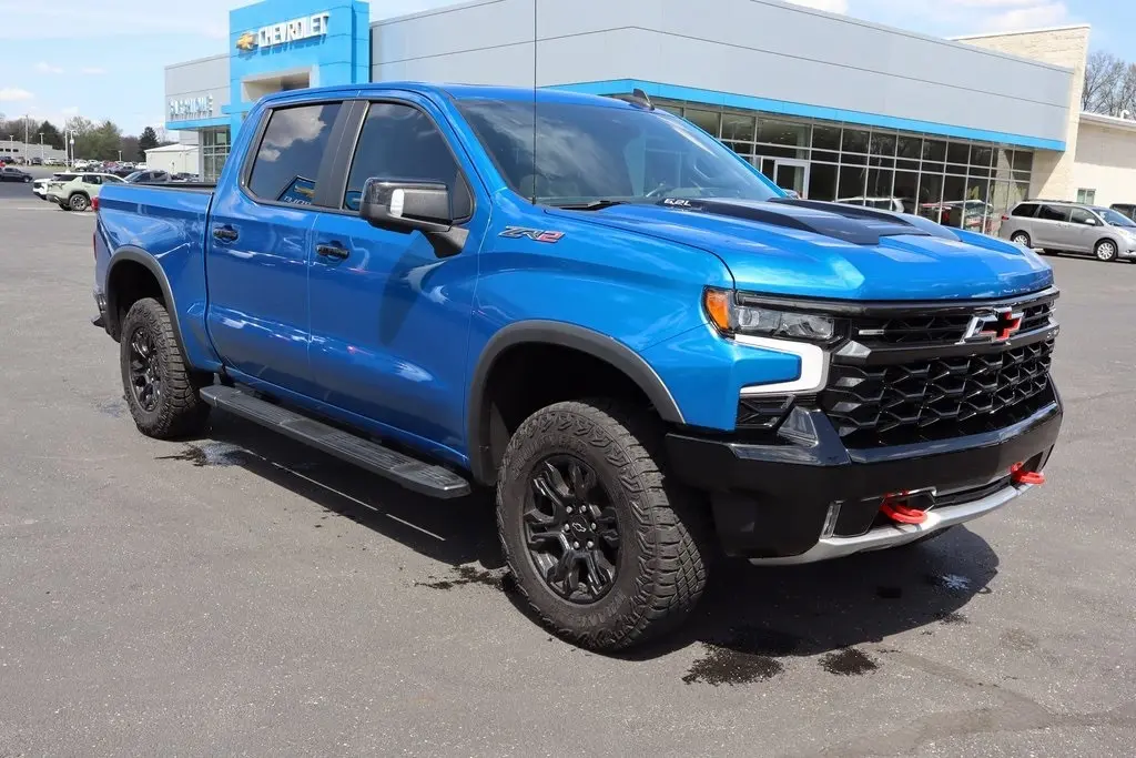 Used 2022 Chevrolet Silverado 1500 ZR2 with VIN 3GCUDHEL5NG550806 for sale in Atwater, OH
