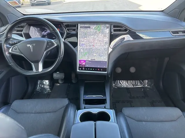 2017 Tesla Model X 75D photo 18