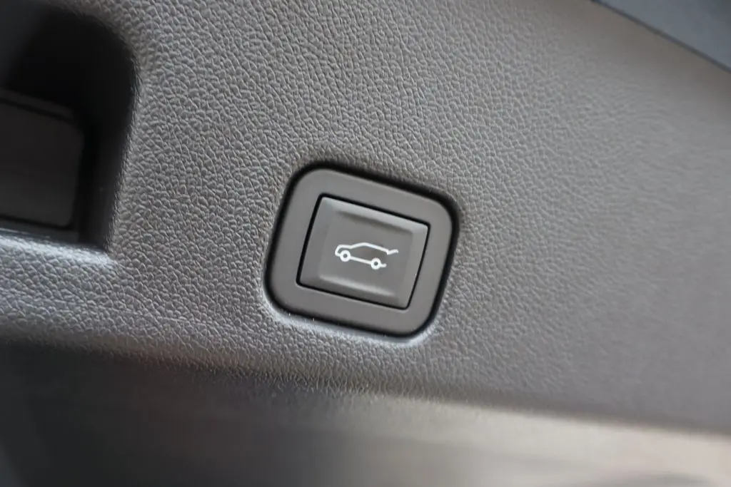 2026 Chevrolet Traverse 2LT photo 31
