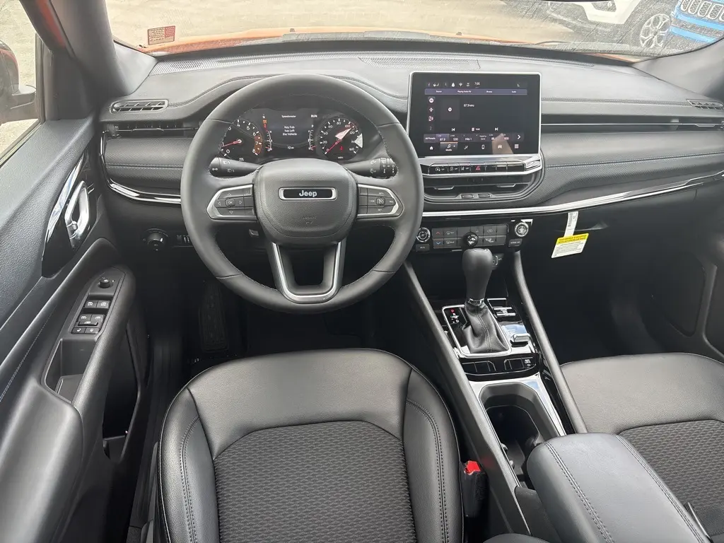 2026 Jeep Compass Latitude photo 4