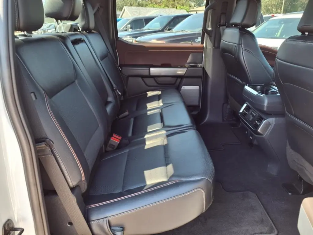 2023 Ford F-150 Lariat photo 16