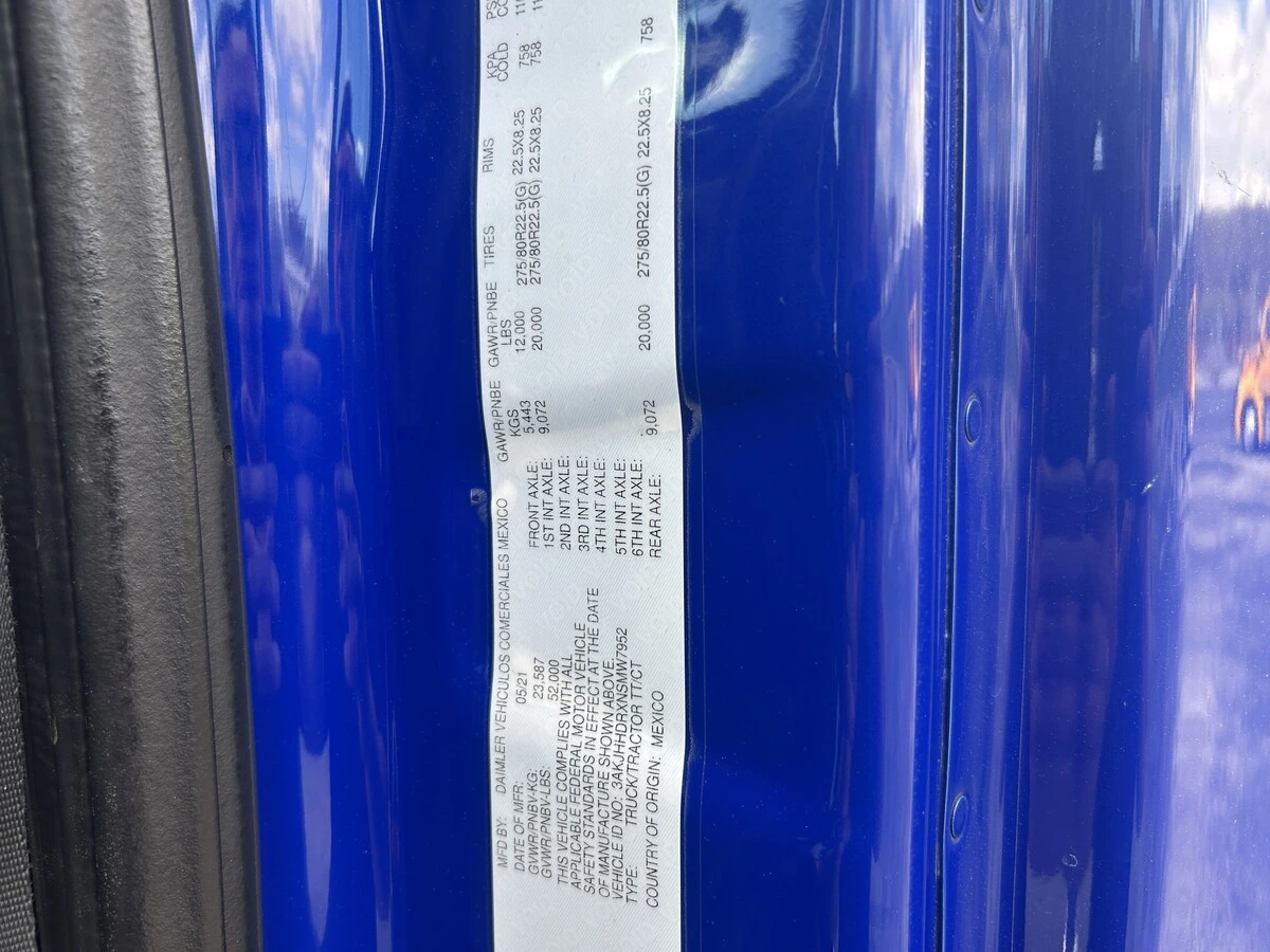 2022 Freightliner Cascadia - image 12