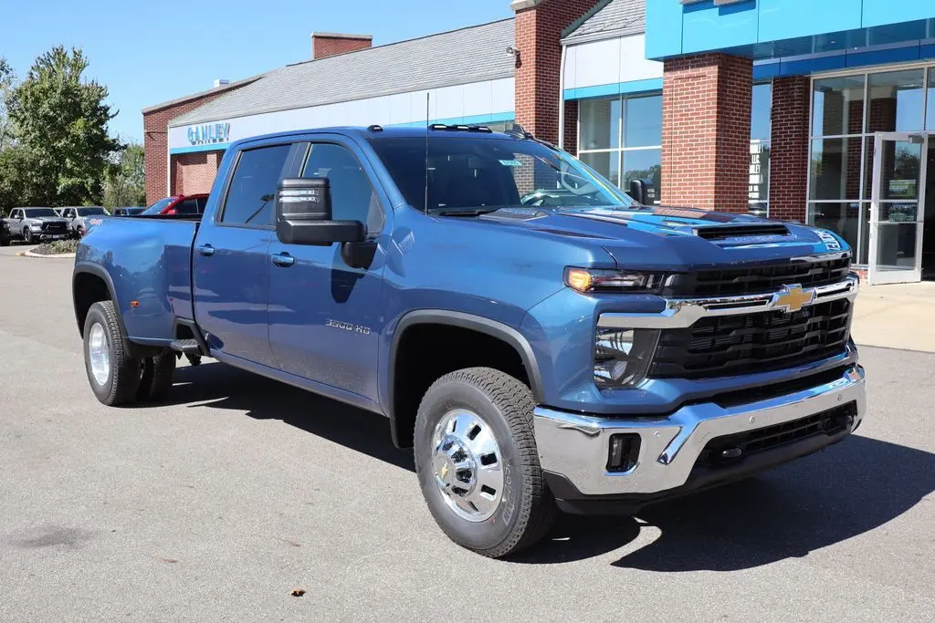 2026 Chevrolet Silverado LT photo 3