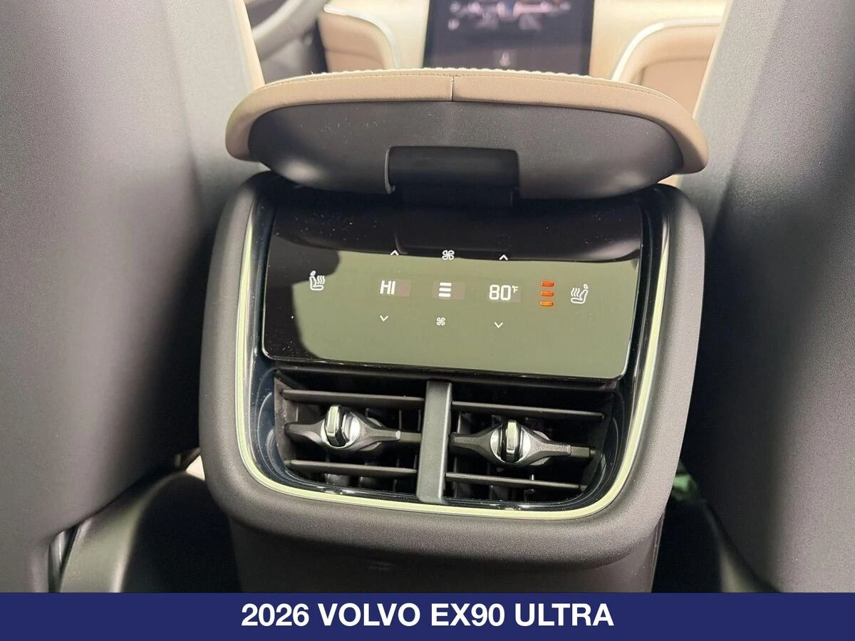 2026 Volvo - image 33
