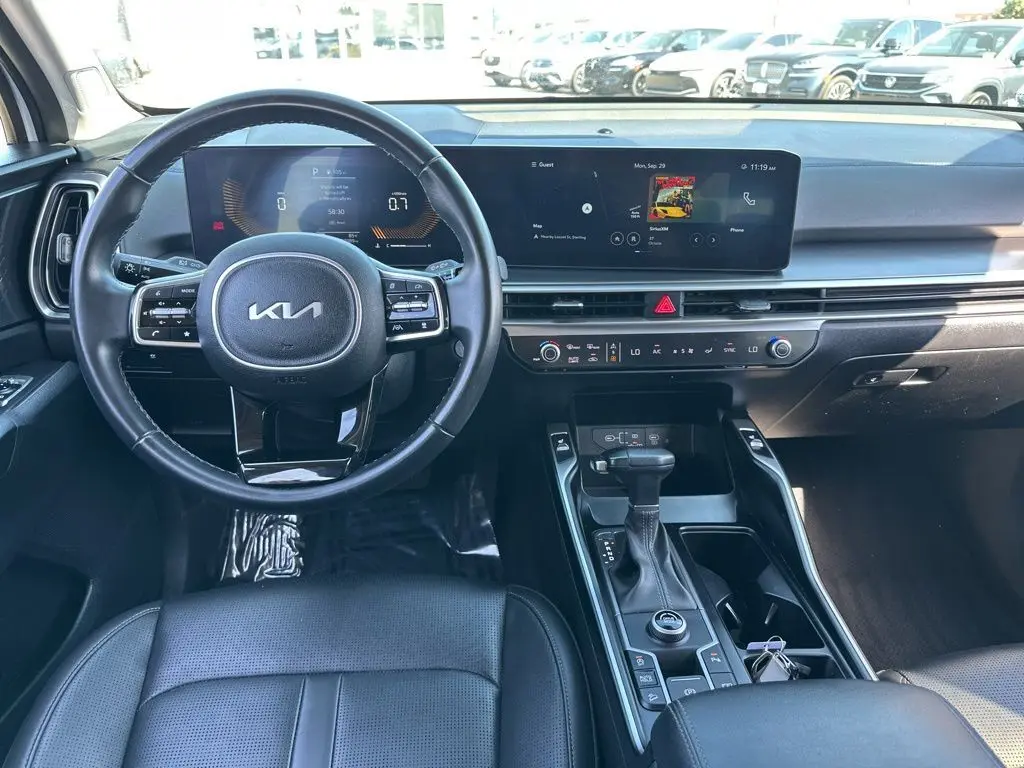 2024 Kia Sorento S photo 18