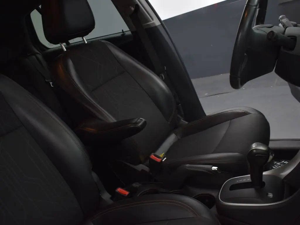 2020 Chevrolet Trax LT photo 26