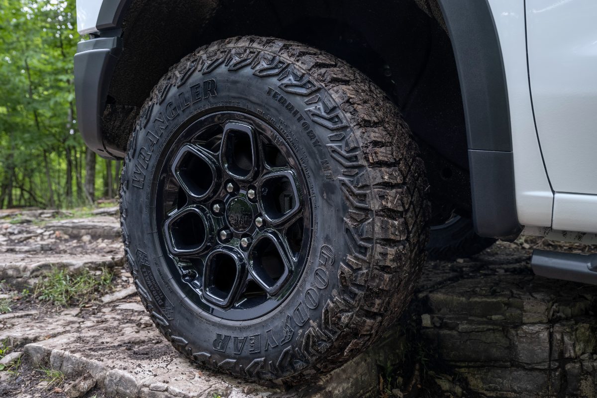 2023 Chevrolet Silverado ZR2 Bison Tire