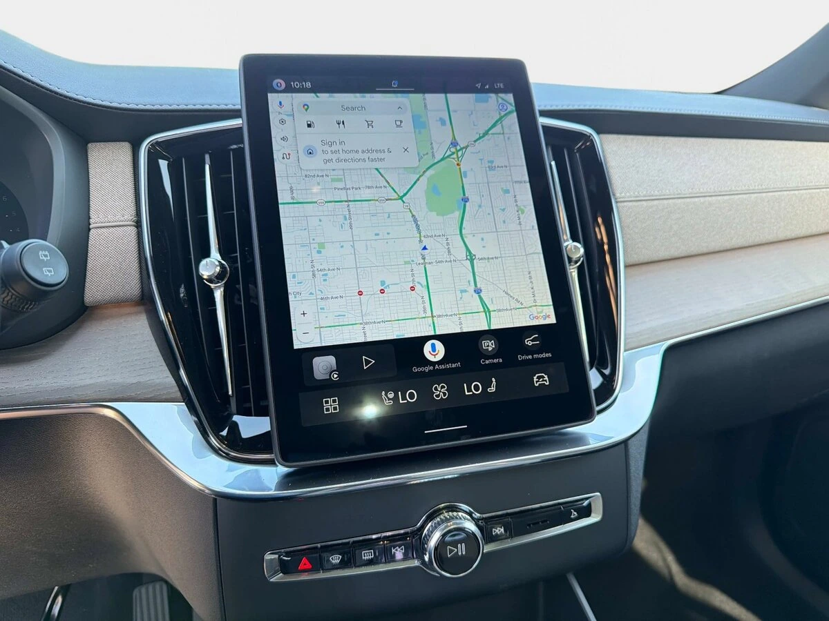 2026 Volvo - image 20