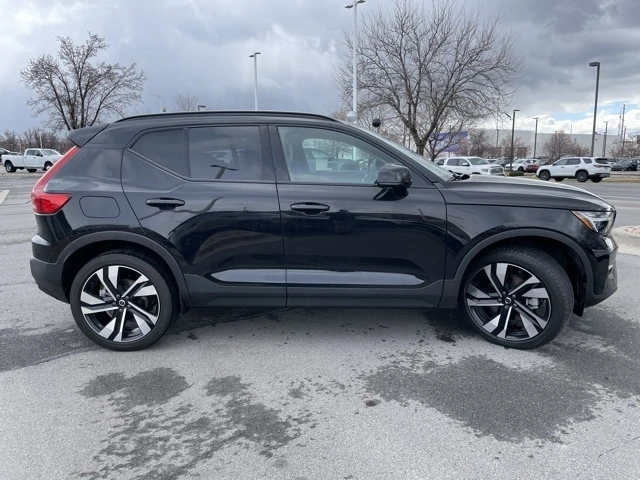 2024 Volvo - image 8