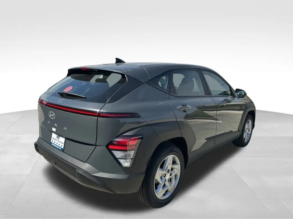 2026 Hyundai Kona SE photo 6