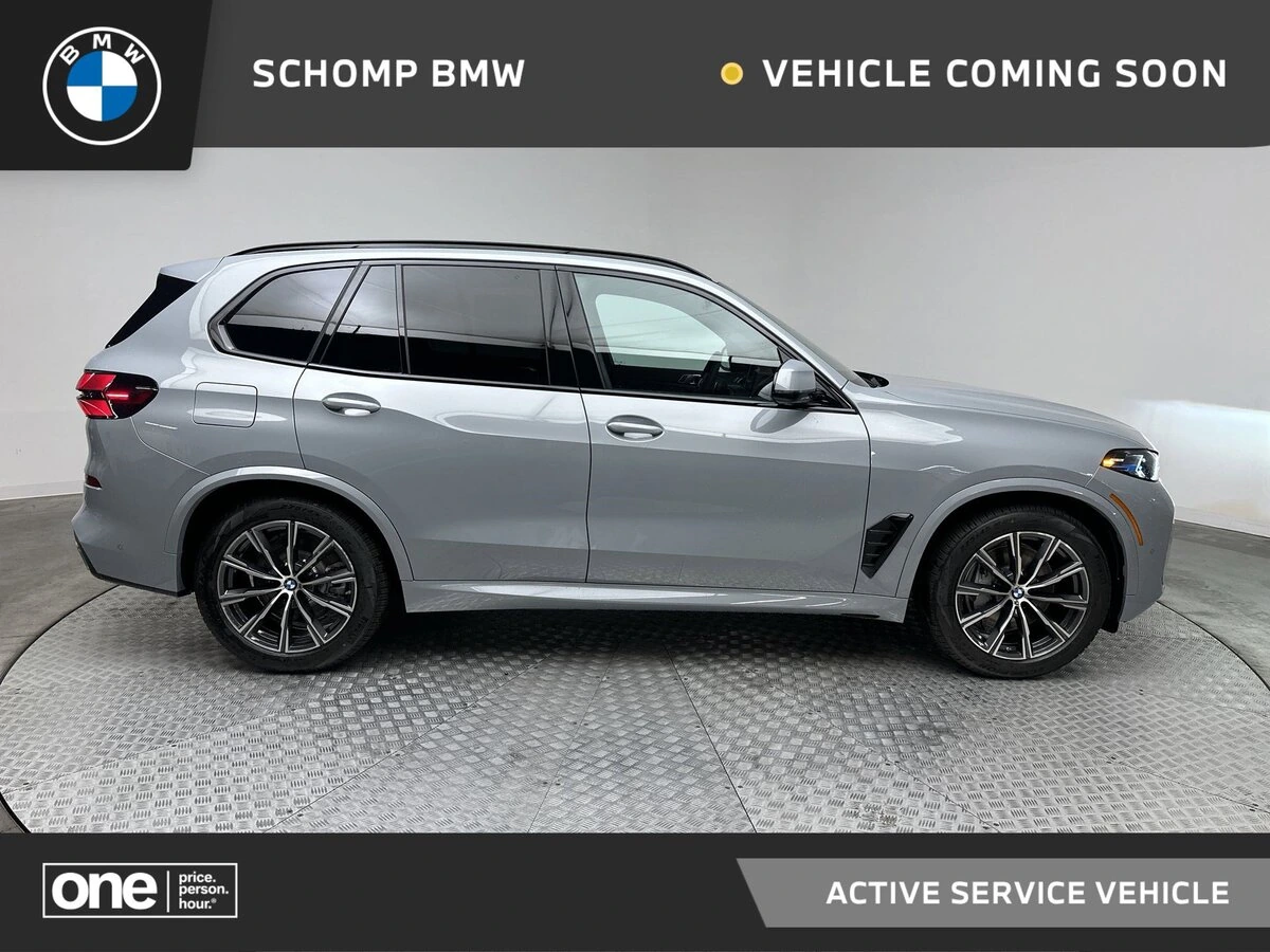 2026 BMW X5 50e's photo