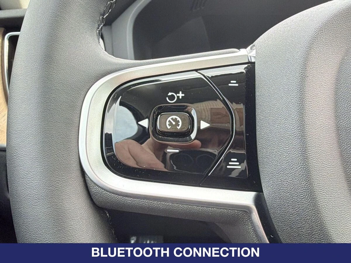 2026 Volvo - image 17