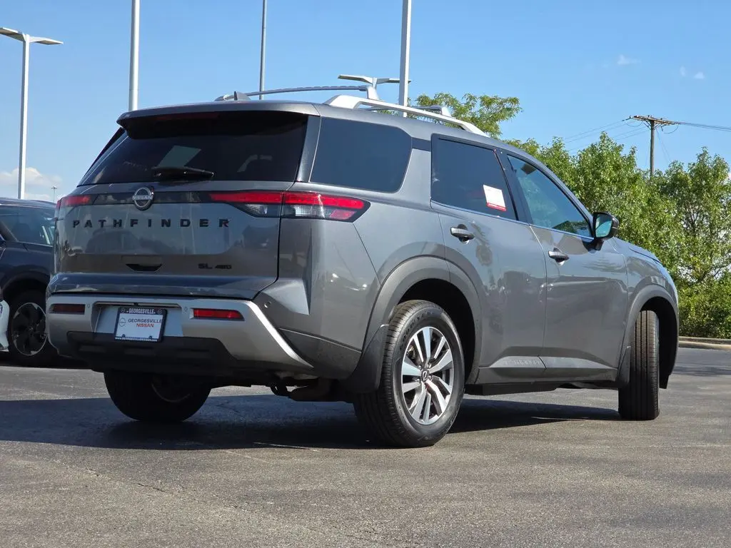 2024 Nissan Pathfinder SL photo 14