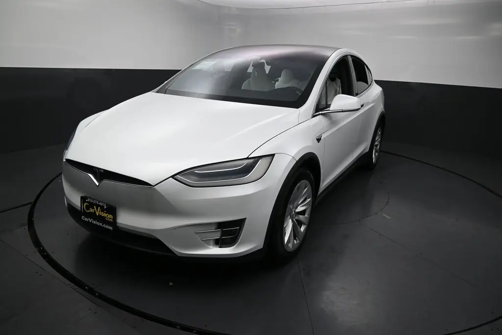 2019 Tesla Model X Long Range photo 12
