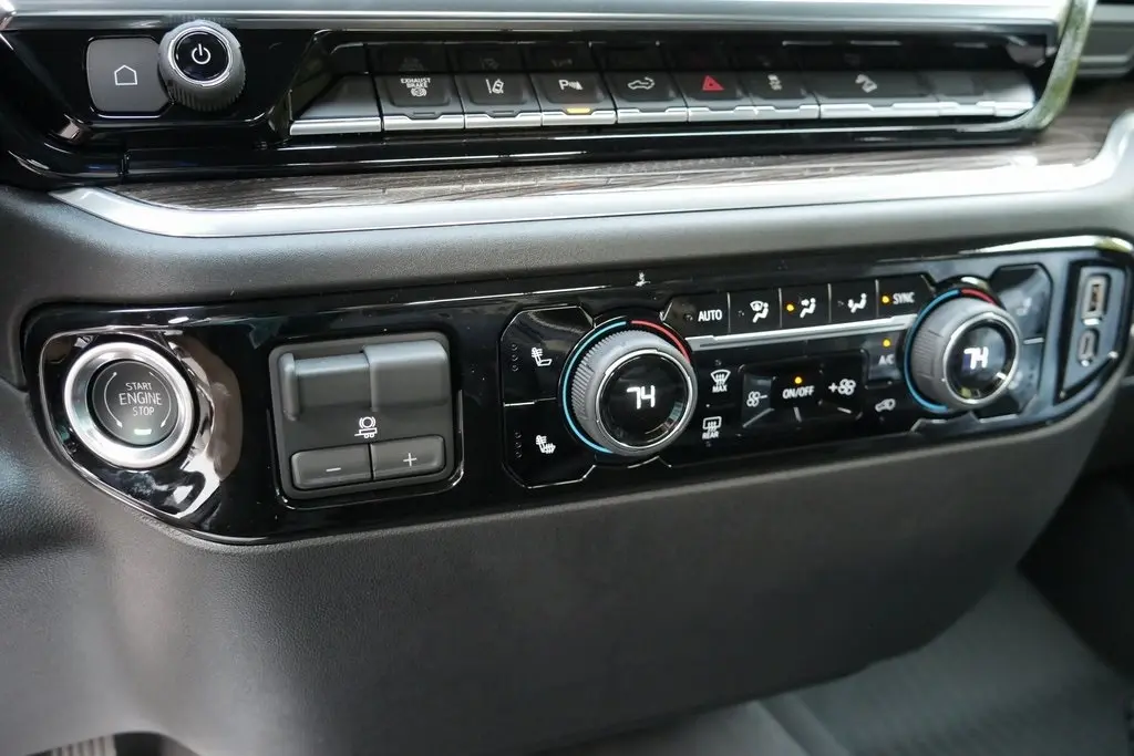 2026 Chevrolet Silverado LT photo 19