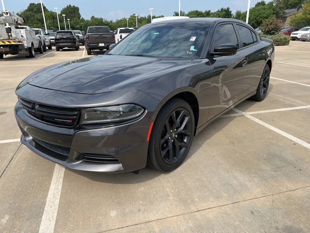 2022 Dodge Charger SXT photo 2