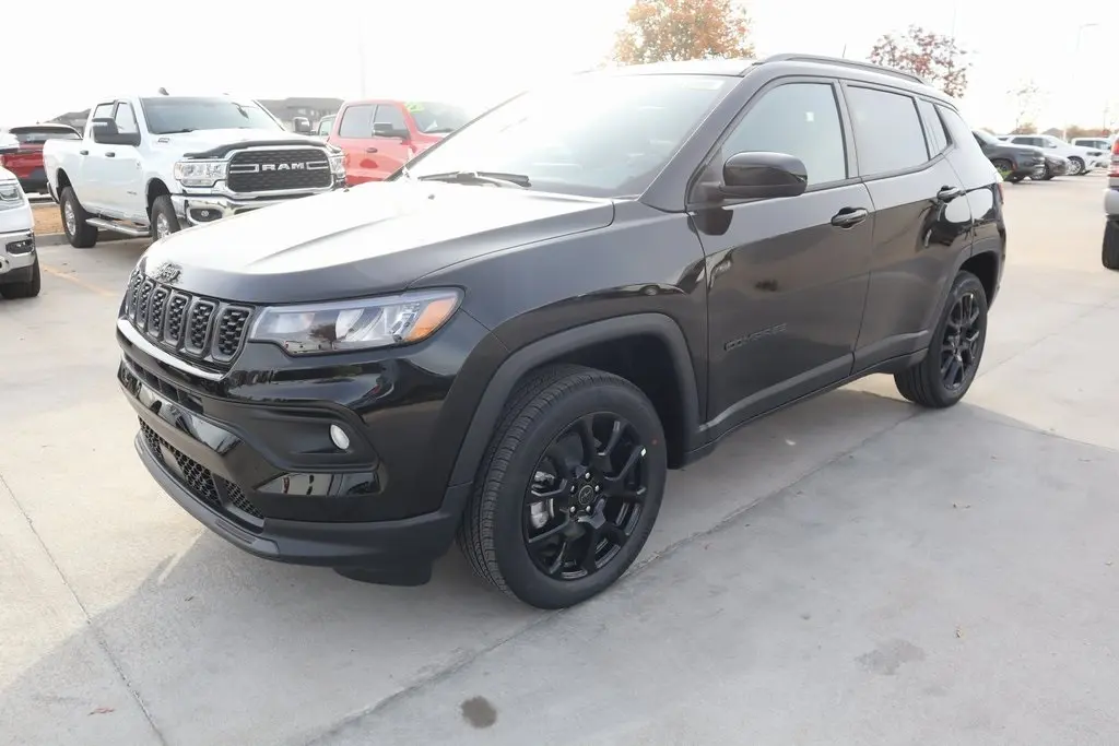2026 Jeep Compass Latitude photo 2