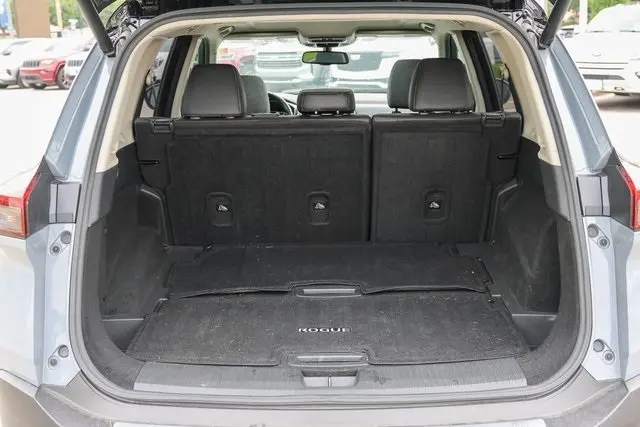 2021 Nissan Rogue SL photo 9