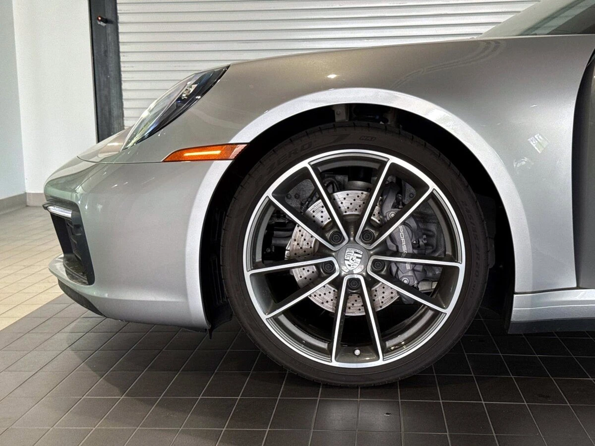 2024 Porsche 911 - Photo 25