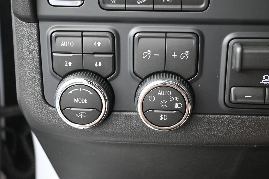 2026 Chevrolet Suburban High Country - Photo 28