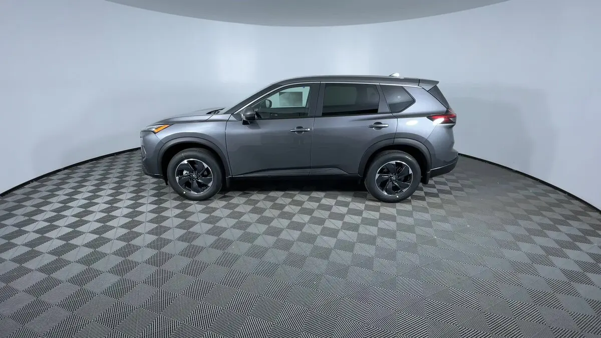 2026 Nissan Rogue SV photo 2