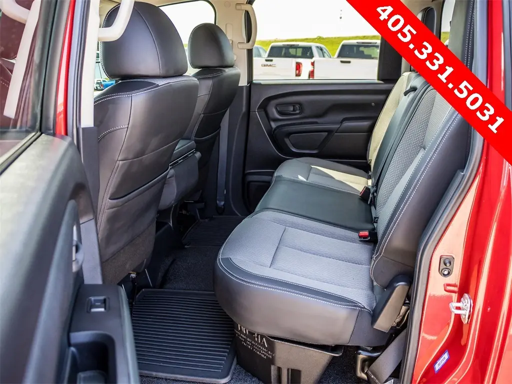 2021 Nissan Titan S photo 15