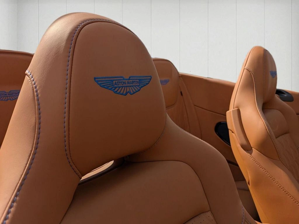 2025 Aston Martin DB12 Base - Photo 39