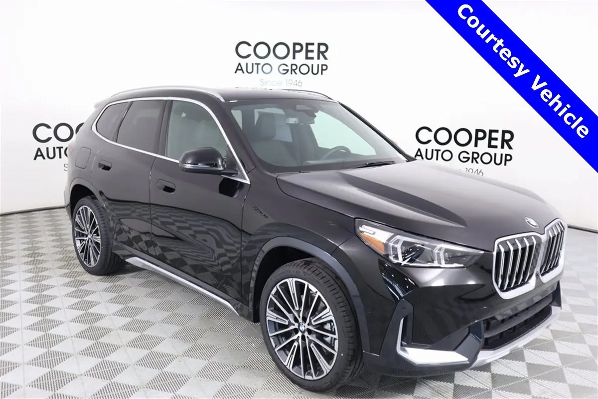 2025 BMW X1 28i's photo