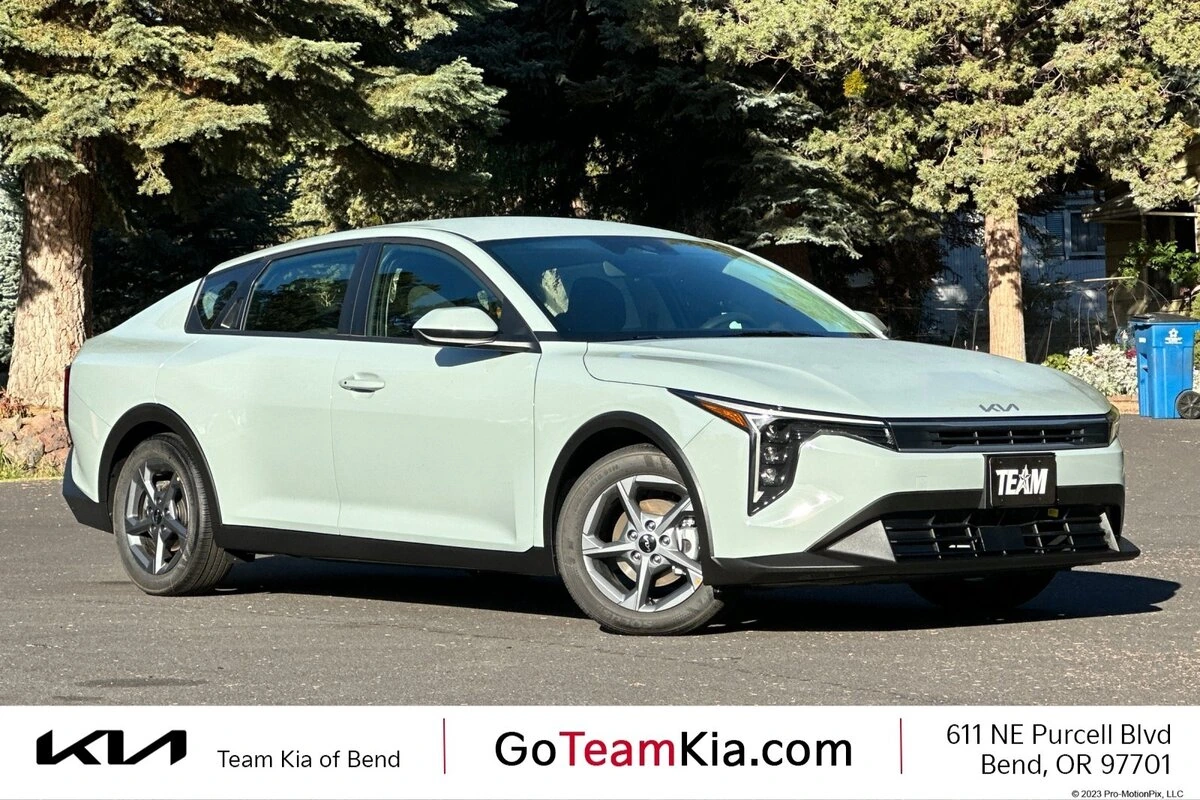 2026 Kia K4 LXS