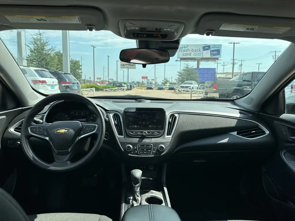 2024 Chevrolet Malibu 1LT photo 14
