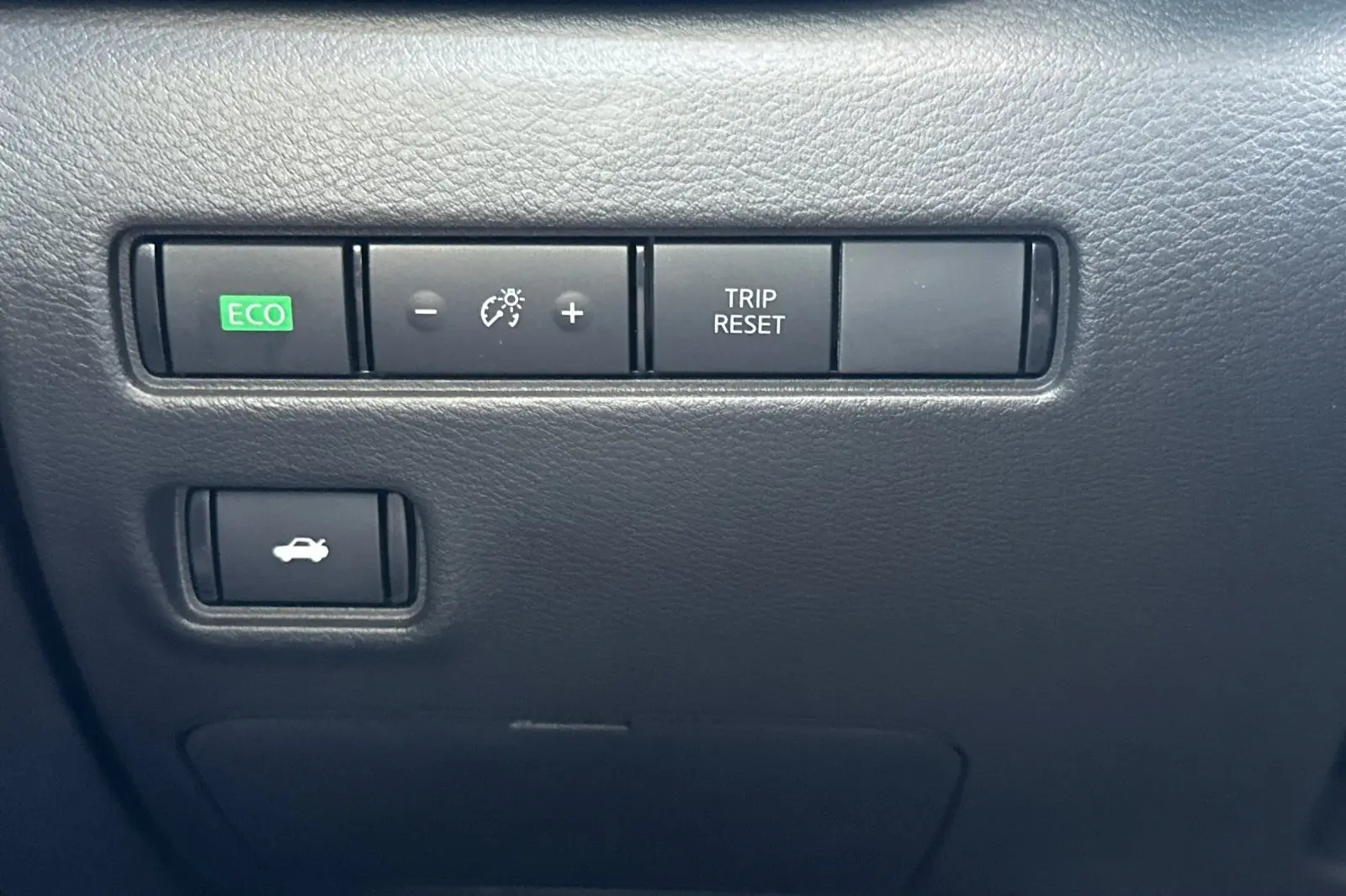 2025 Nissan Sentra SV photo 21