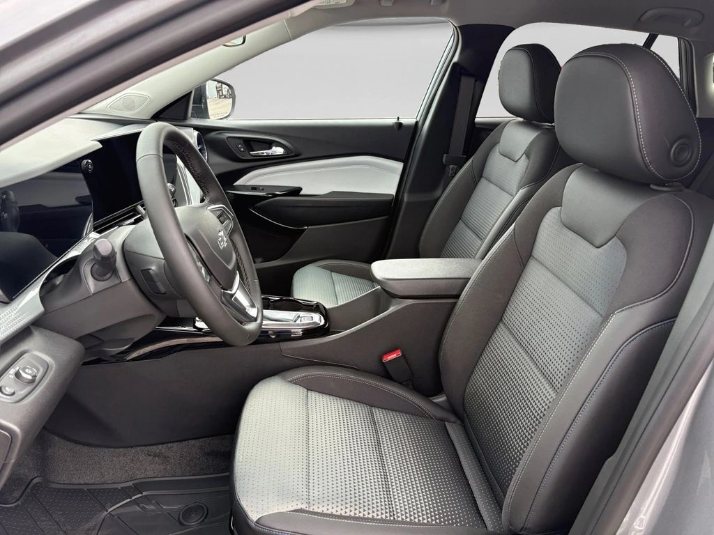 2026 Chevrolet Trax LT - Photo 19