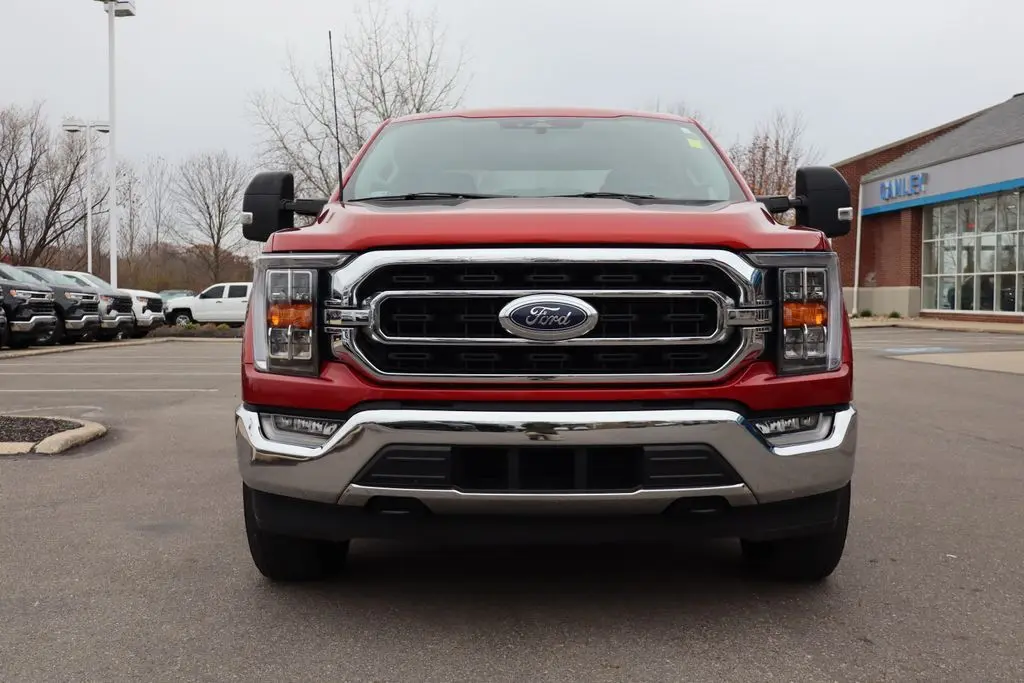 2023 Ford F-150 XLT photo 2
