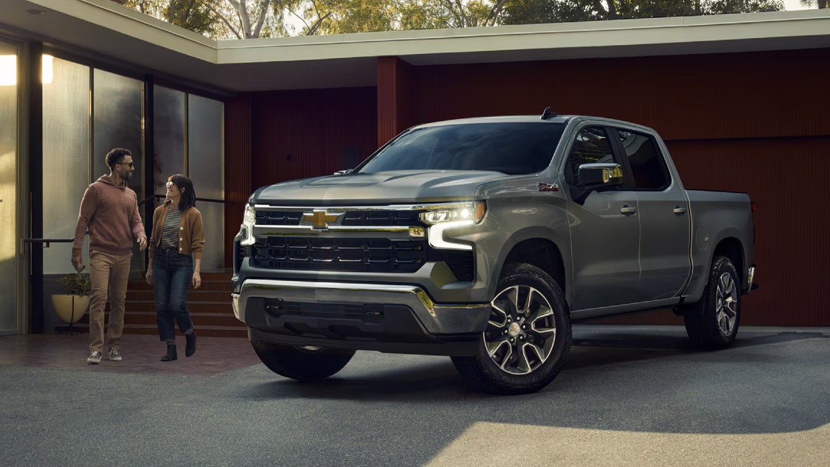 2026 Chevy Silverado 1500 Exterior Driver Side Front Angle