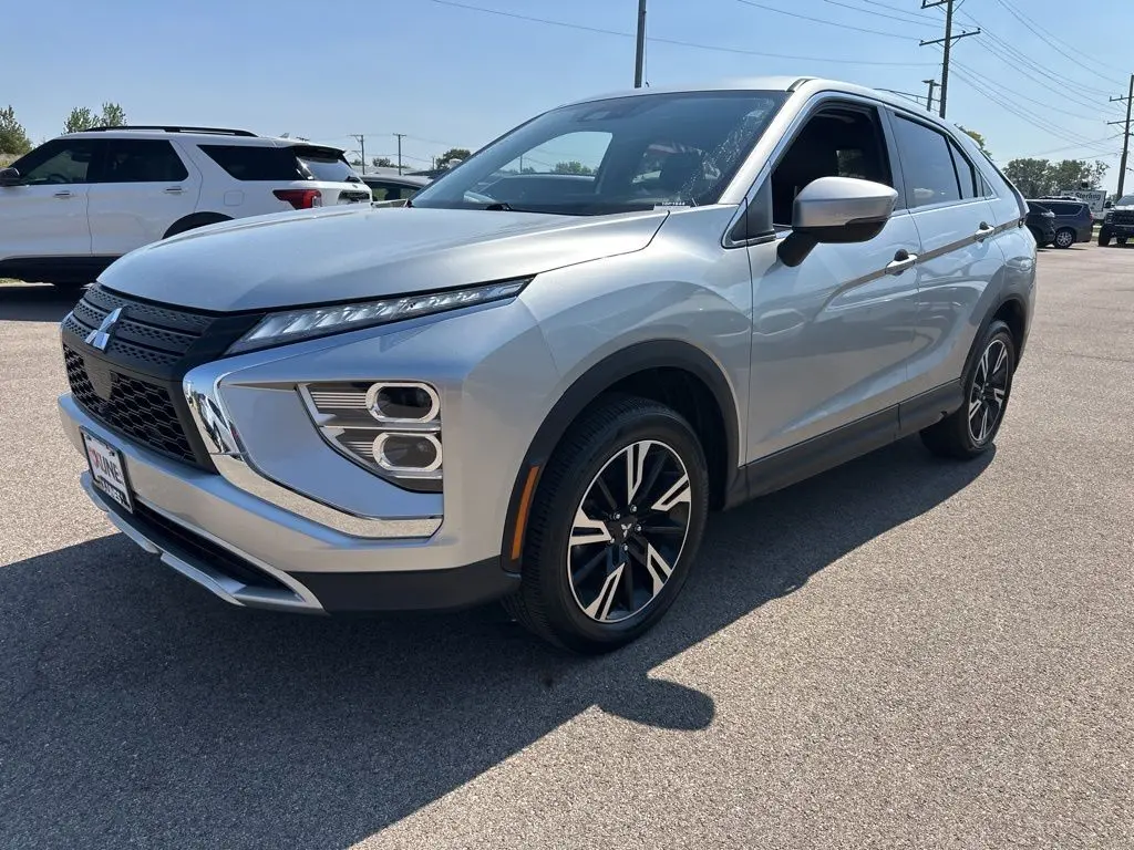 2024 Mitsubishi Eclipse Cross SEL photo 11