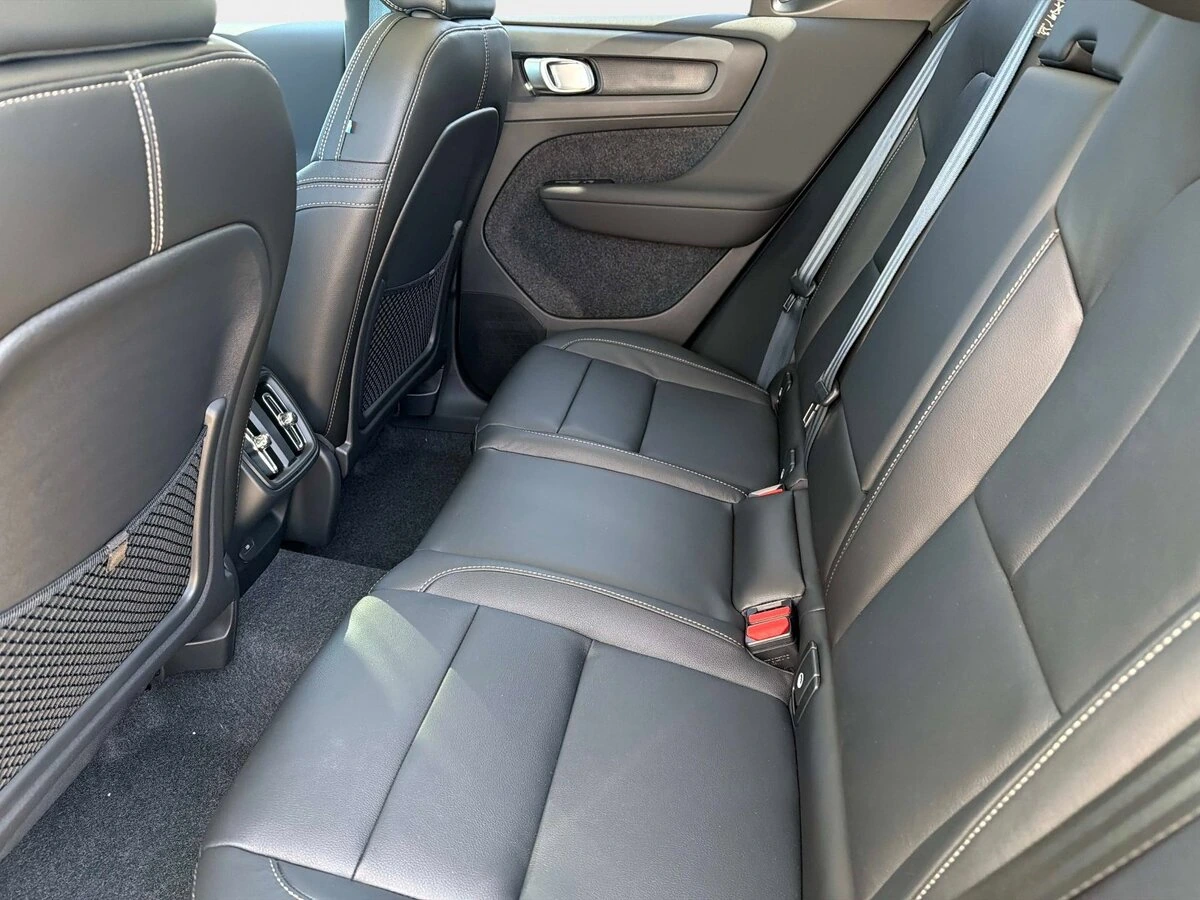 2026 Volvo - image 11