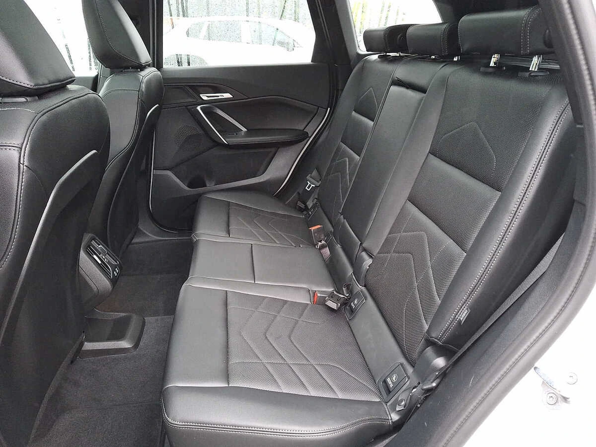 2025 BMW X1 28i - Photo 8