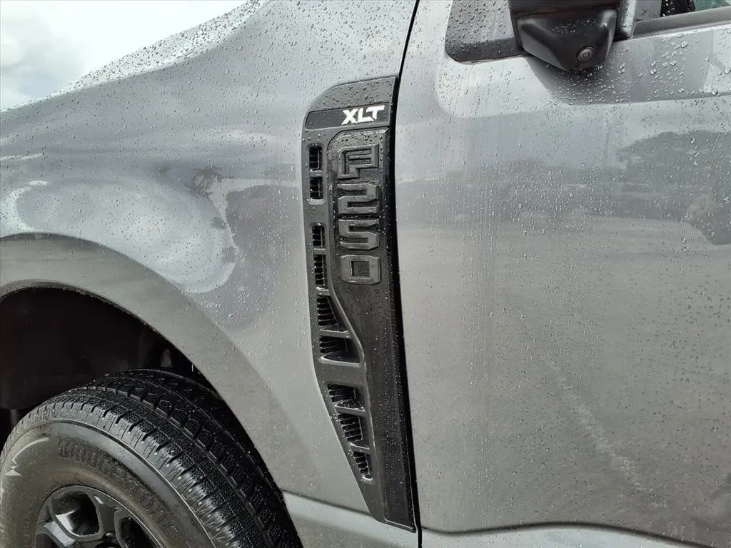 2023 Ford F-250 photo 11