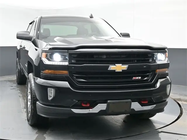 2017 Chevrolet Silverado 1500 LT2 photo 3