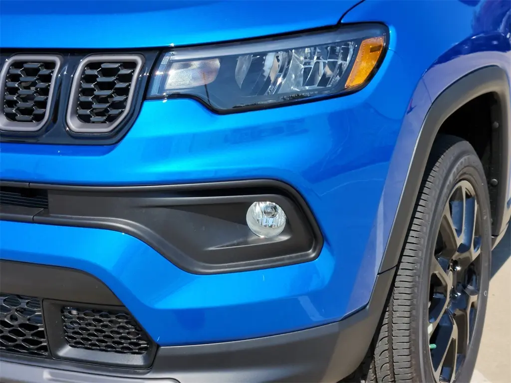 2026 Jeep Compass Latitude photo 4