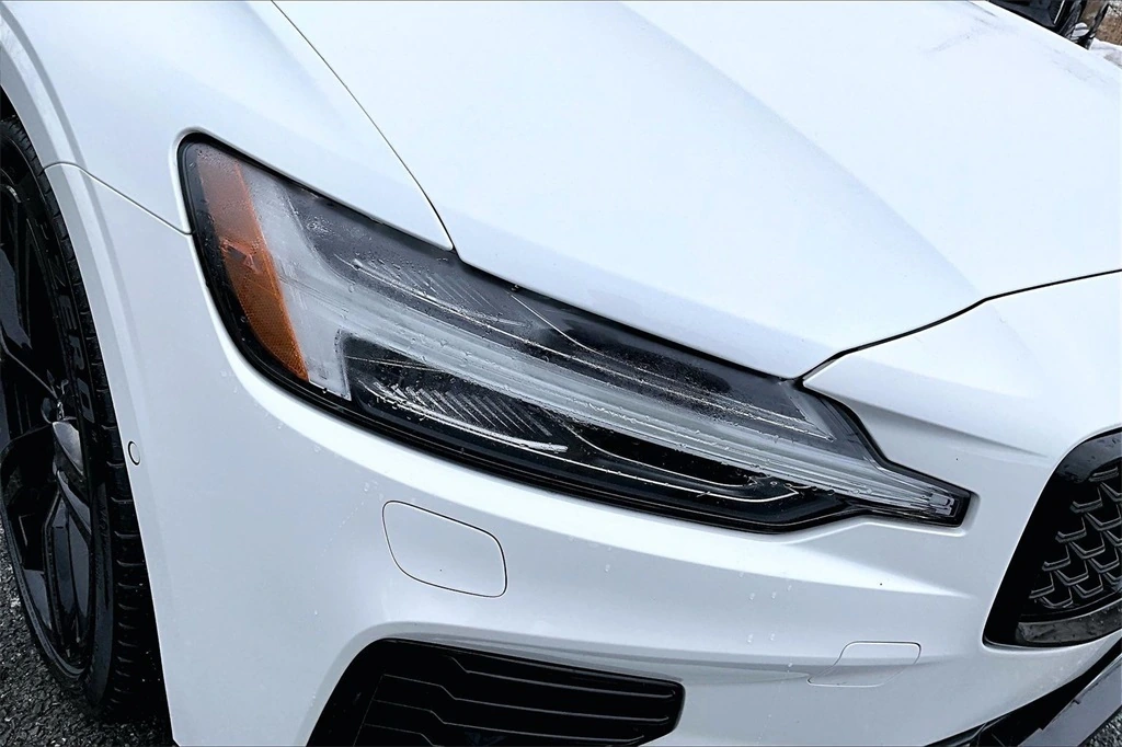 2023 Volvo - image 32