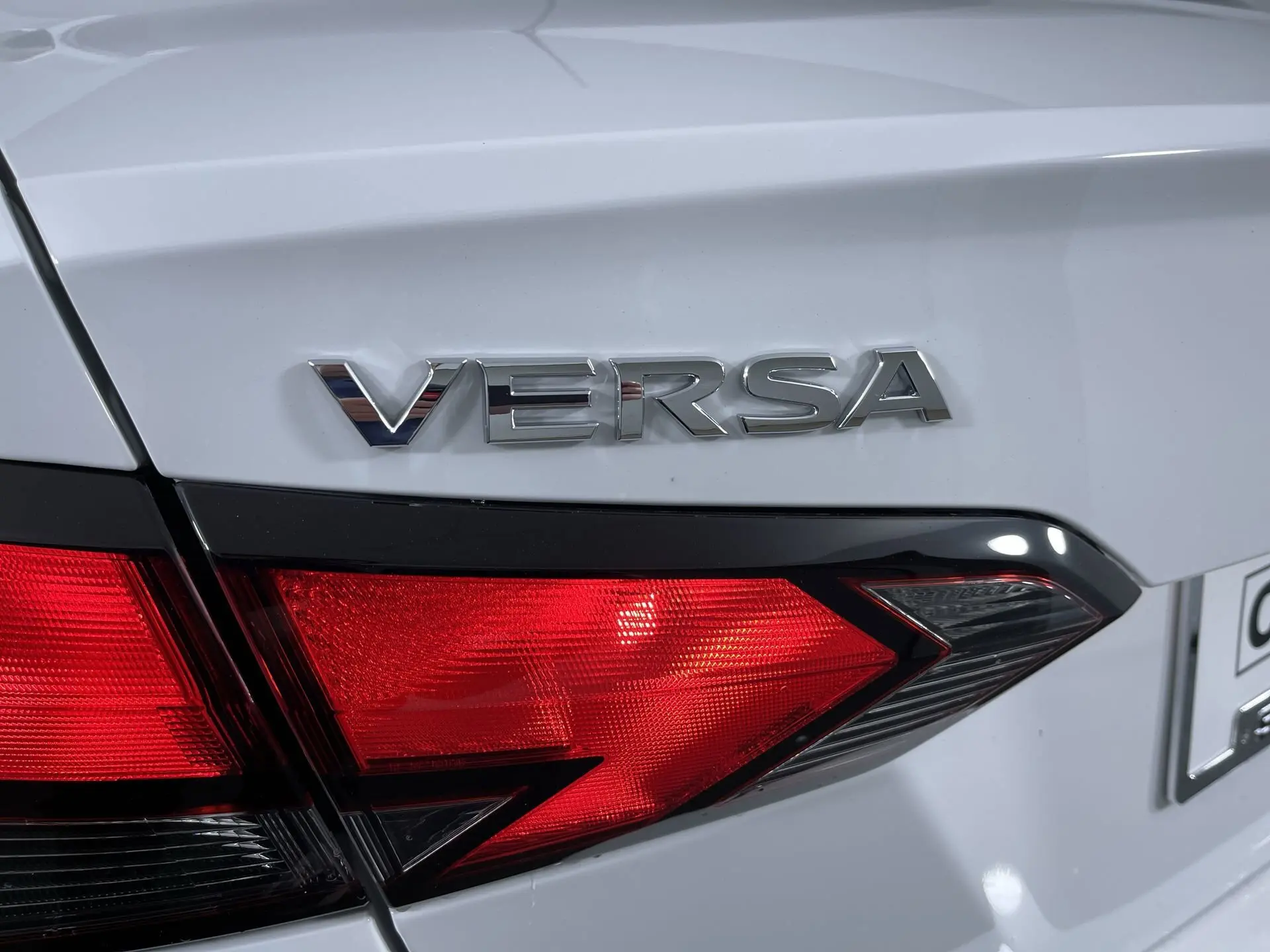 2025 Nissan Versa S photo 20