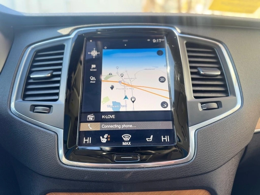 2021 Volvo - image 15