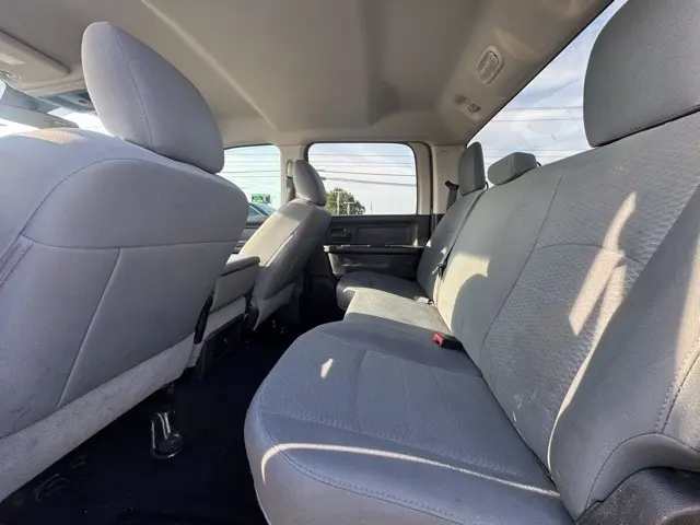 2018 Ram 1500 Express photo 17