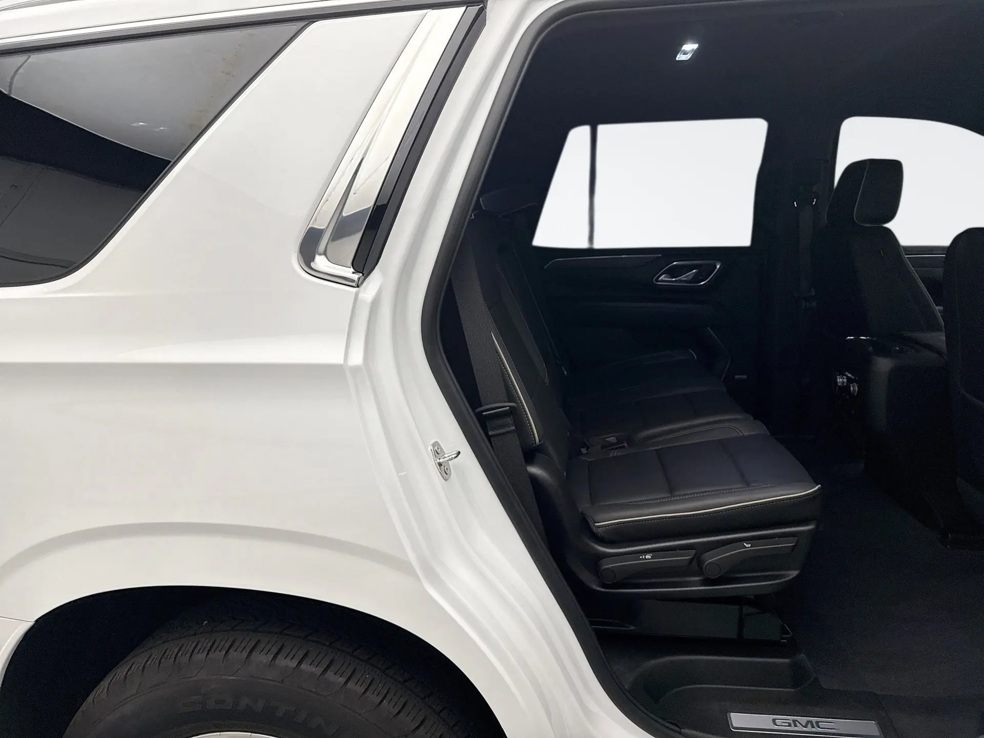 2024 Gmc Yukon SLT photo 19