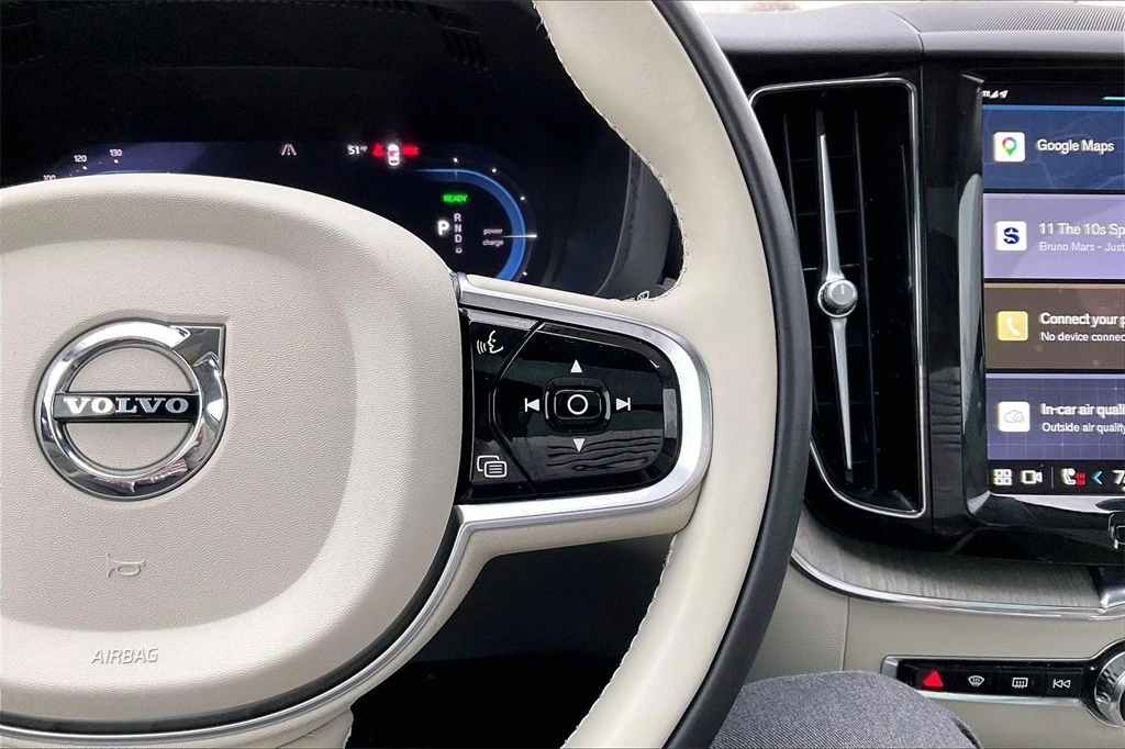 2024 Volvo - image 12