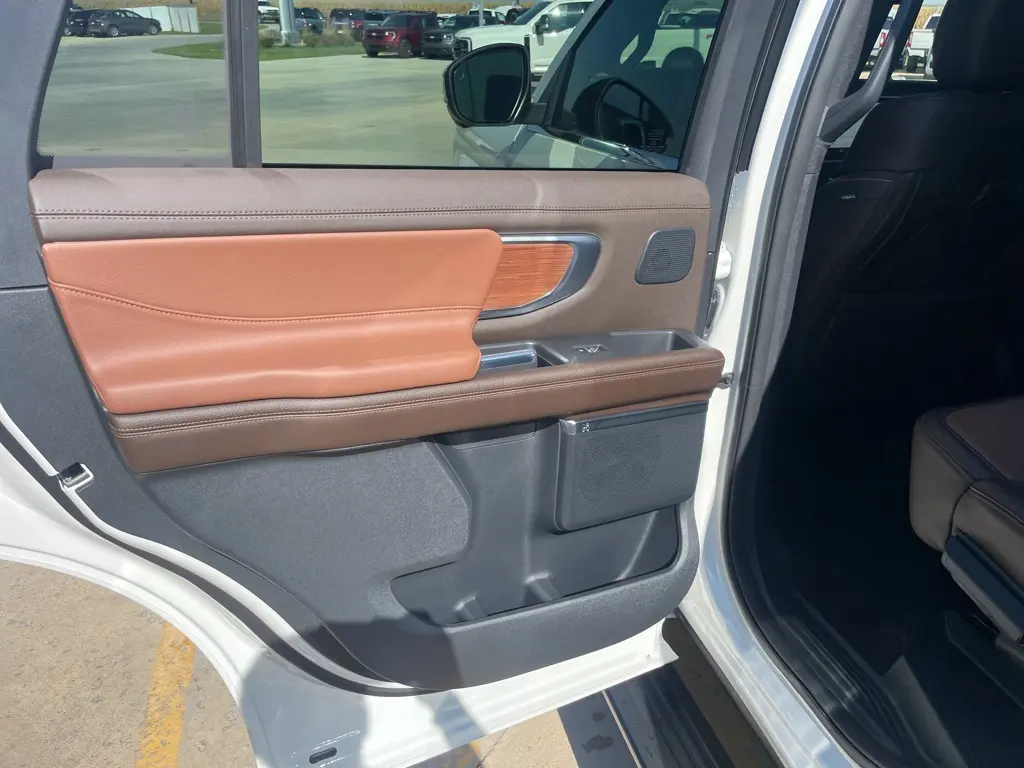2025 Ford Expedition King Ranch photo 16