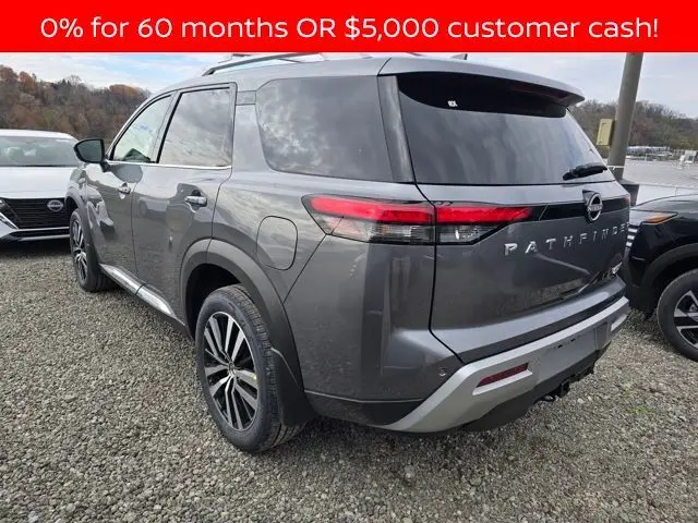 2025 Nissan Pathfinder Platinum photo 3