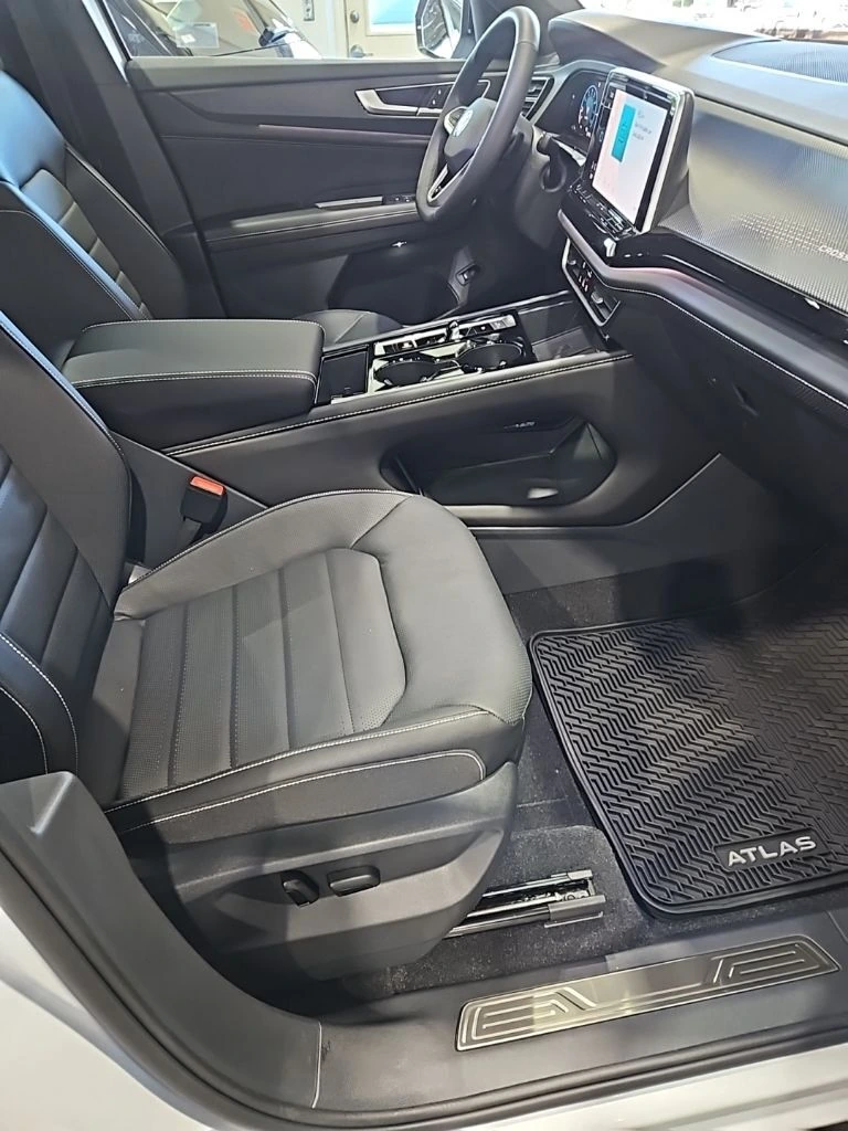 2026 Volkswagen Atlas Cross Sport SEL R-LINE - Photo 13